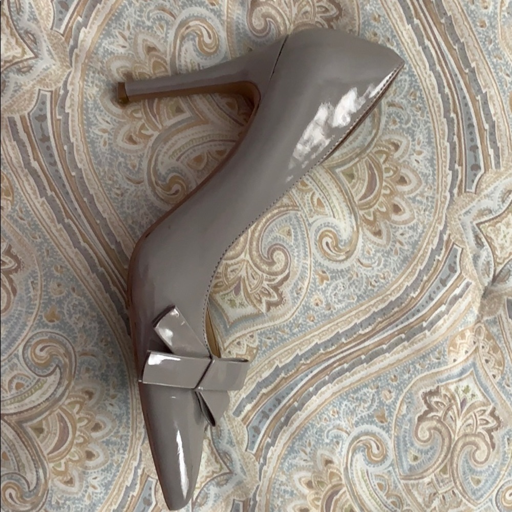 Silver / Gray Heels